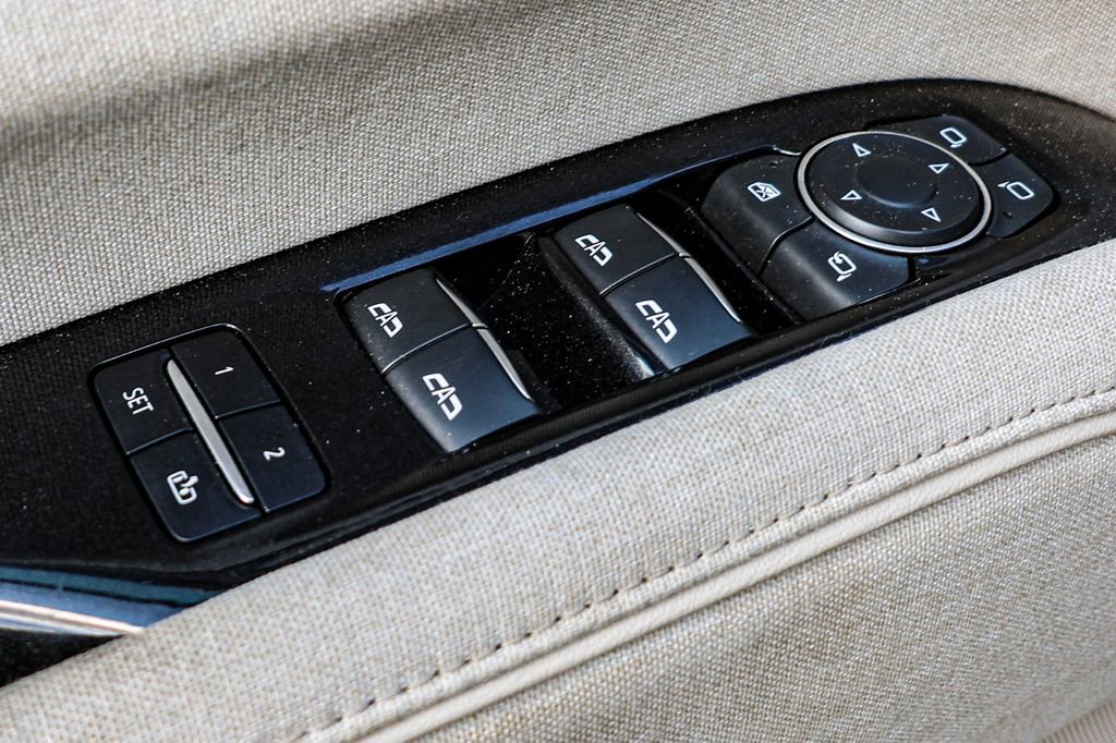 Used 2021 Cadillac Escalade Premium Luxury Platinum image 41