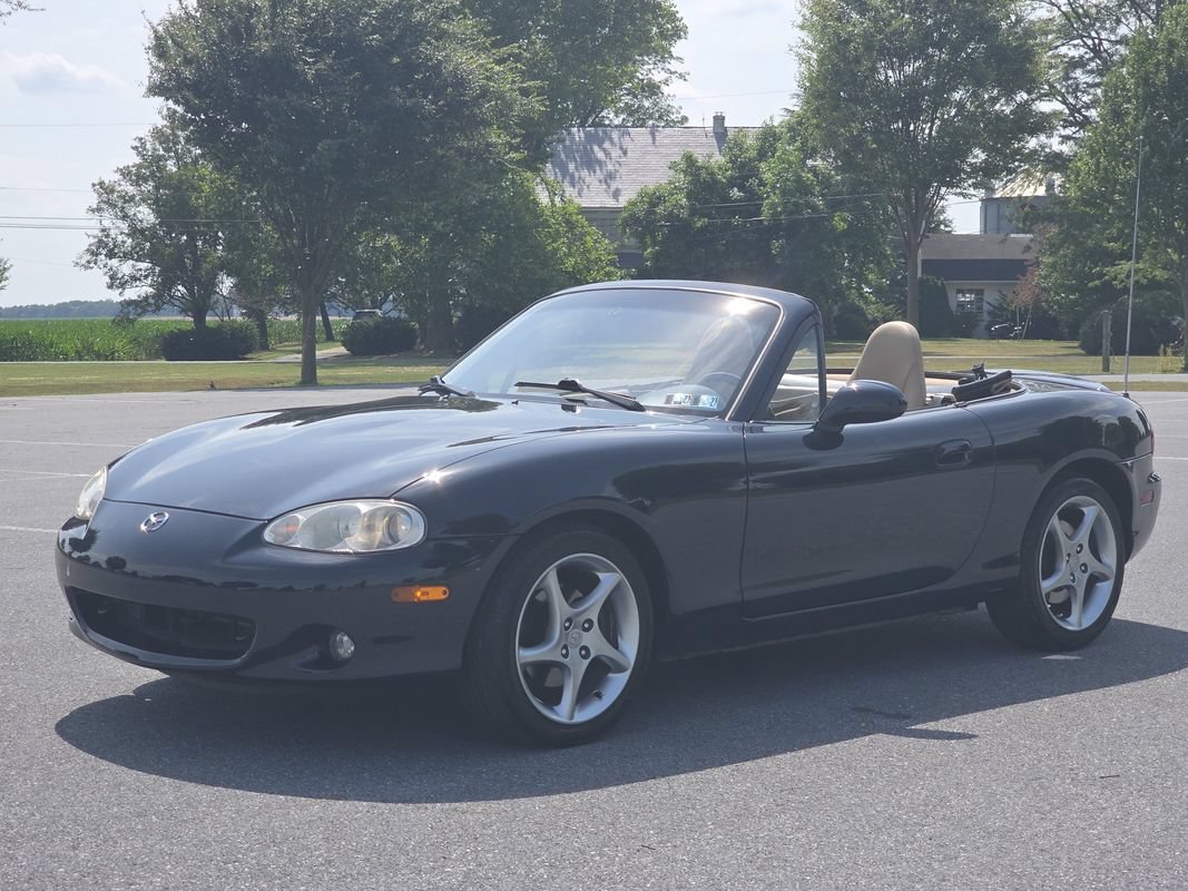 Used 2001 MAZDA MX-5 Miata RWD image 4