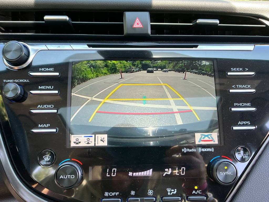 Used 2020 Toyota Camry XLE FWD image 18