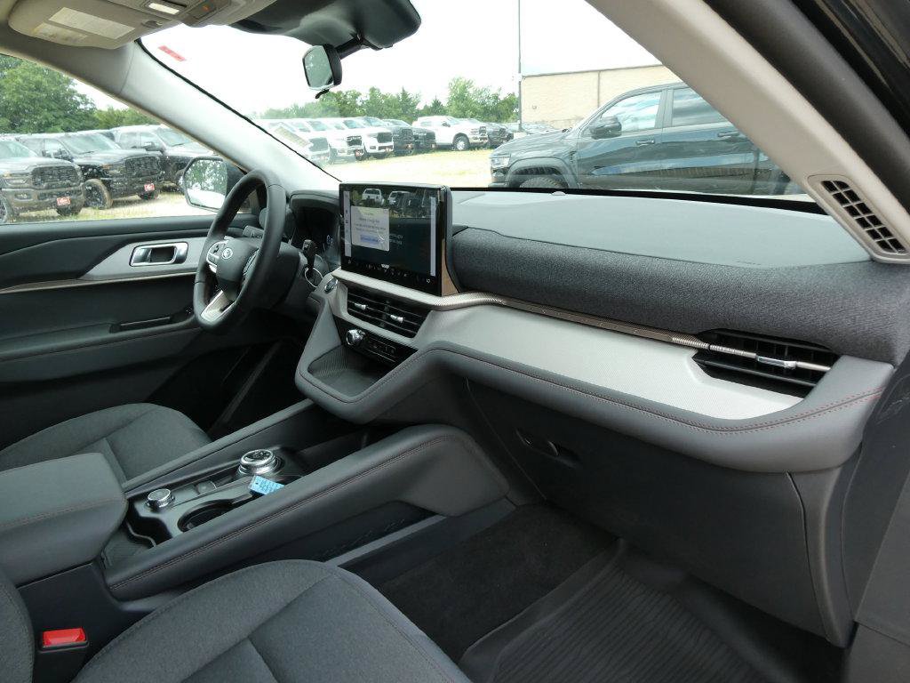 New 2026 Ford Explorer Active AWD/4WD image 12