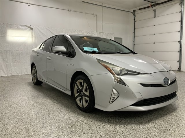 Used 2018 Toyota Prius Three Touring FWD image 4