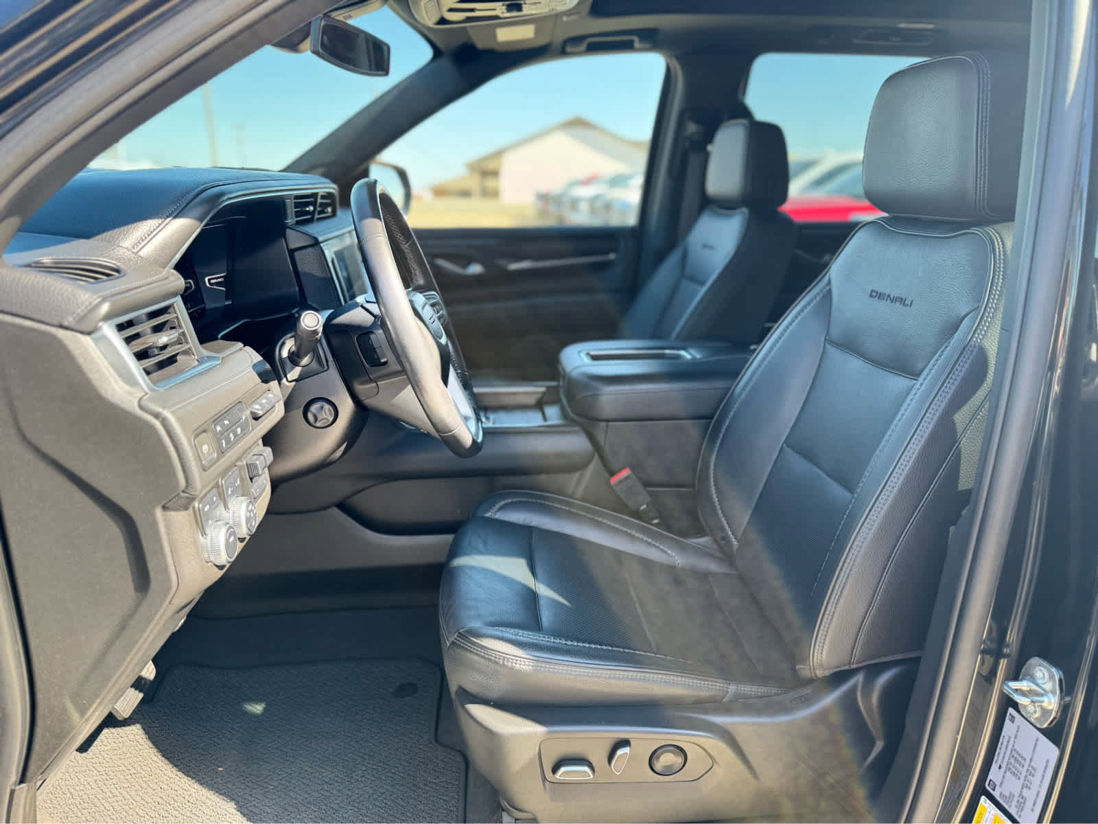 Used 2022 GMC Yukon Denali w/ Max Trailering Package image 8