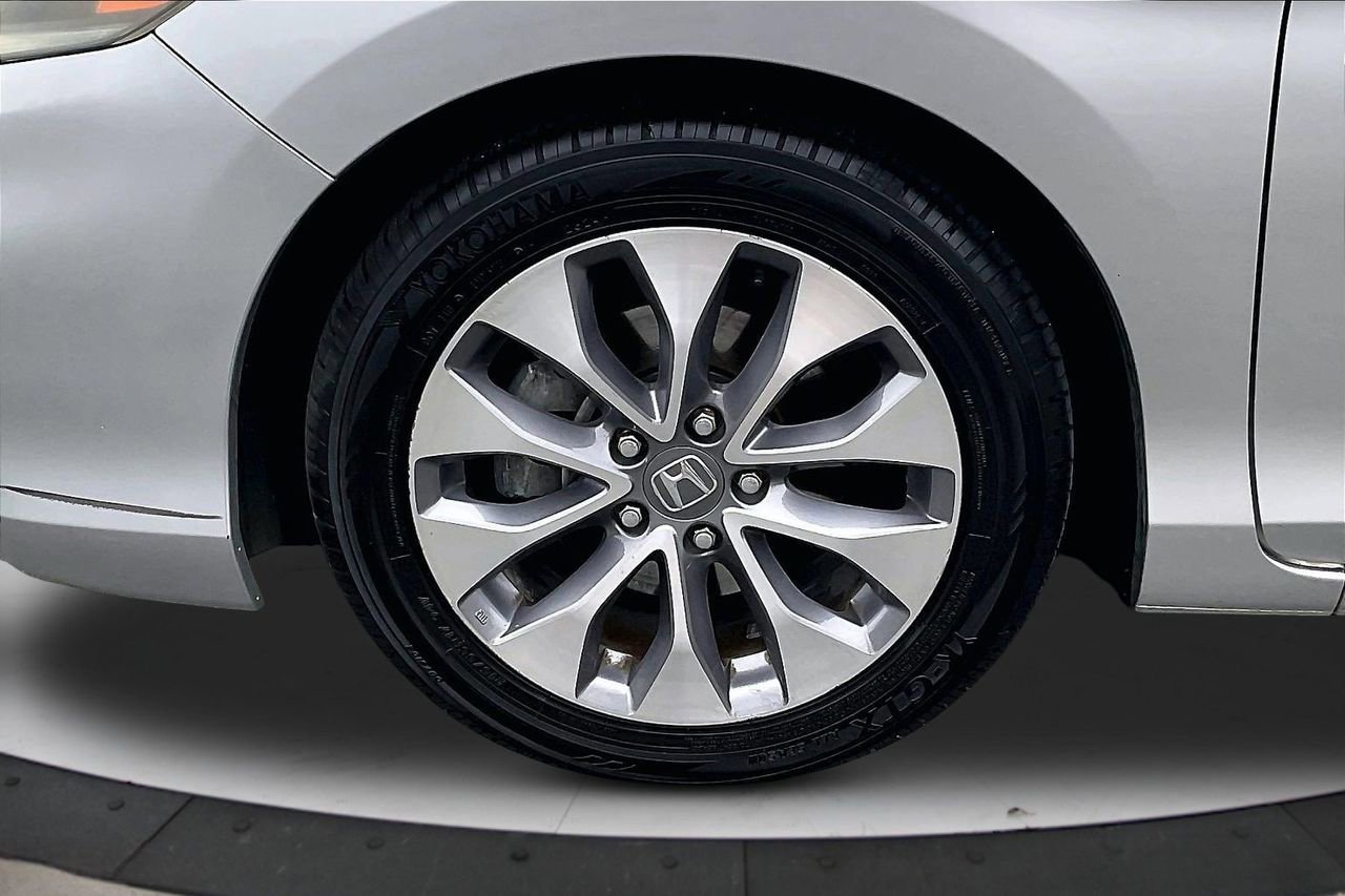 Used 2015 Honda Accord EX-L image 32