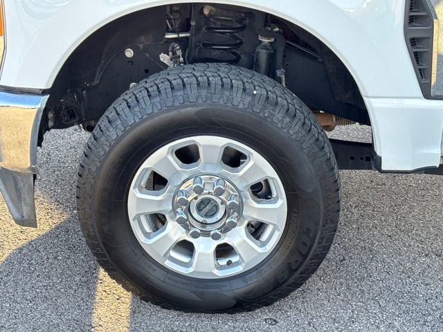 Used 2023 Ford F250 XLT w/ FX4 Off-Road Package image 19