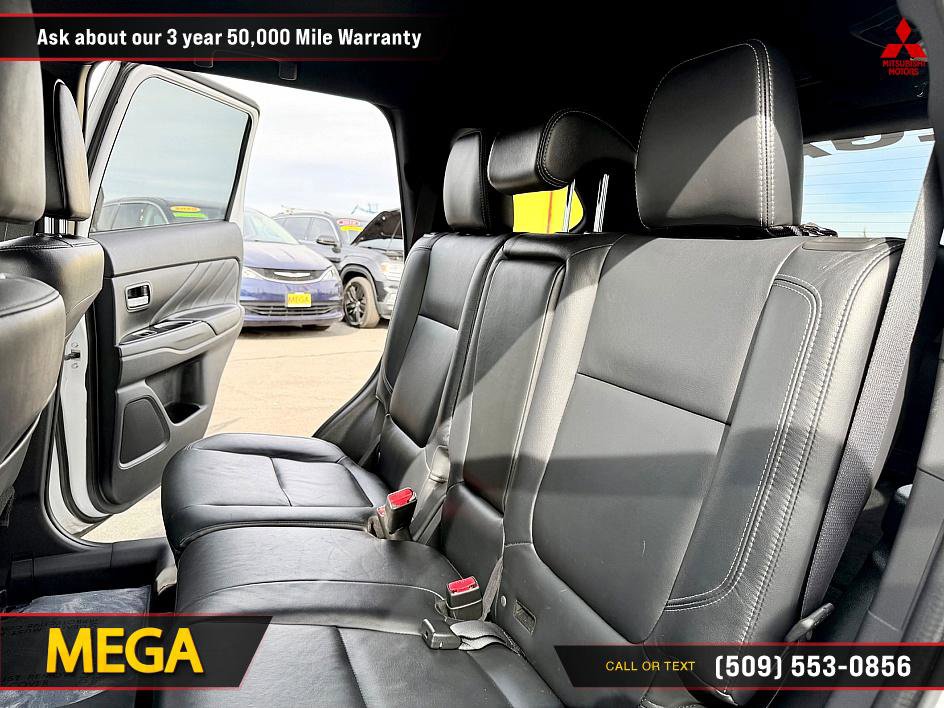 Used 2019 Mitsubishi Outlander SEL image 17