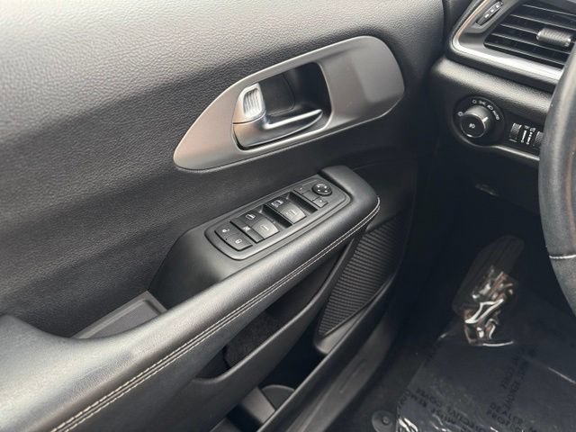 Used 2019 Chrysler Pacifica Touring Plus w/ S Appearance Package FWD image 30