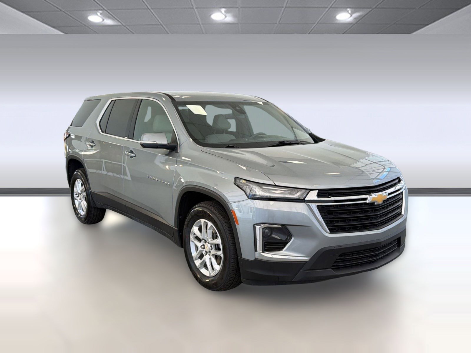 Used 2023 Chevrolet Traverse LS w/ Safety Package FWD image 7