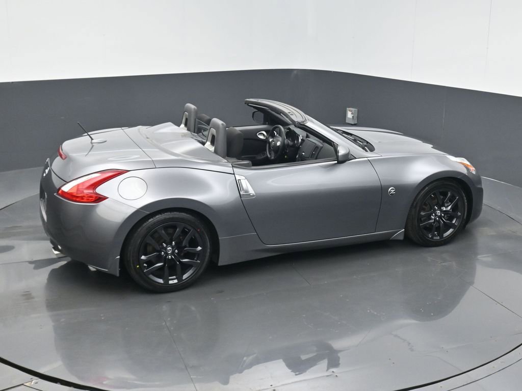 Used 2016 Nissan 370Z Roadster image 24