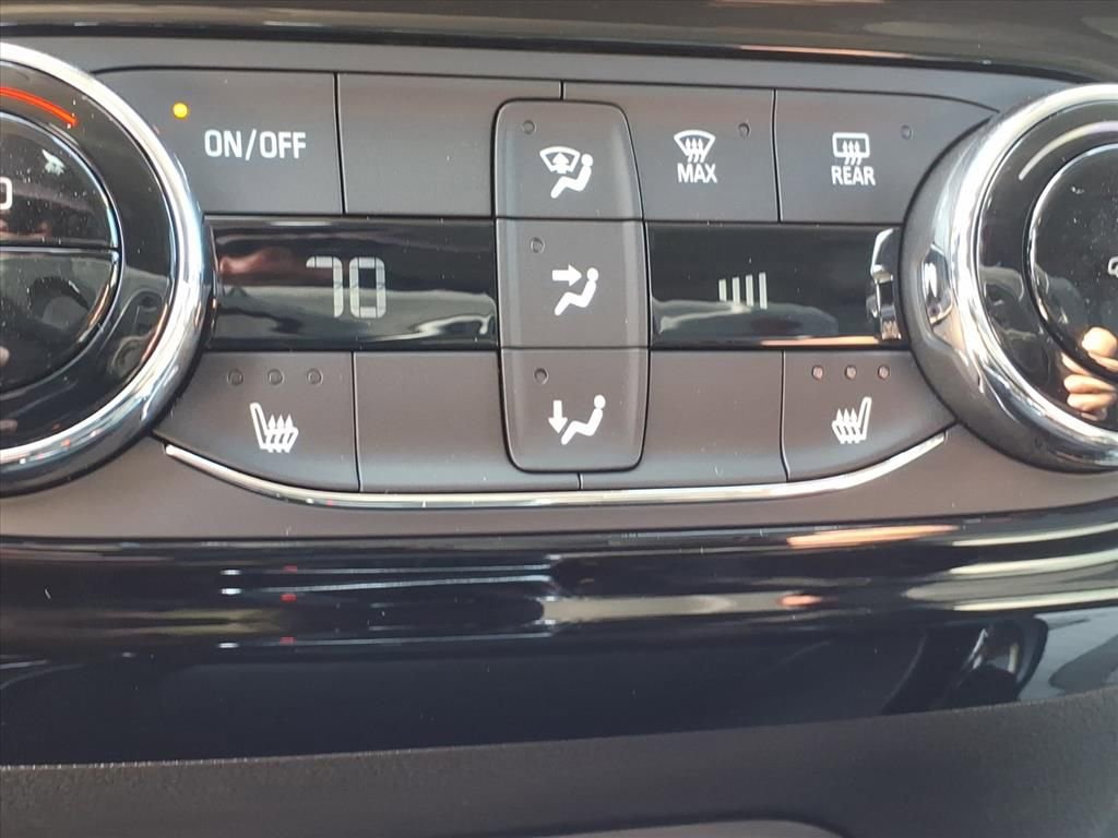 New 2025 Chevrolet Trax LT w/ Driver Confidence Package image 22