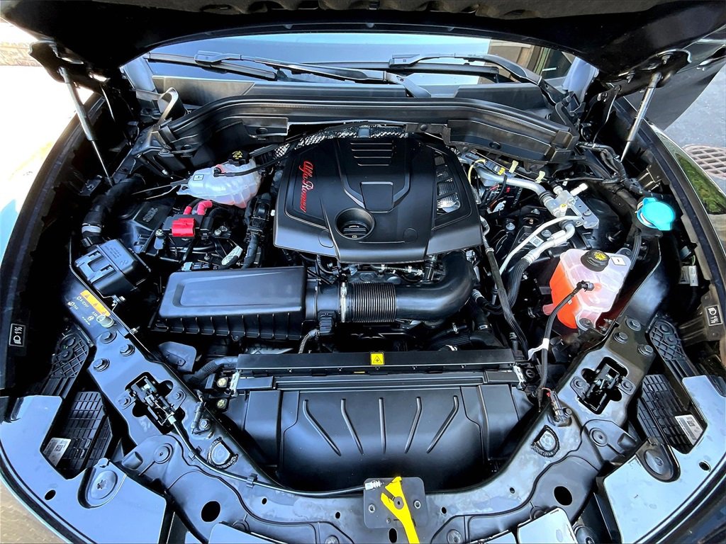 Used 2024 Alfa Romeo Stelvio Ti image 15