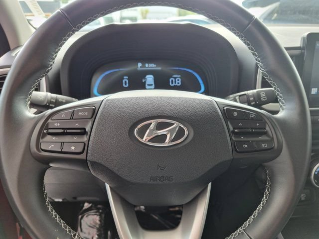Used 2025 Hyundai Venue SEL FWD image 21
