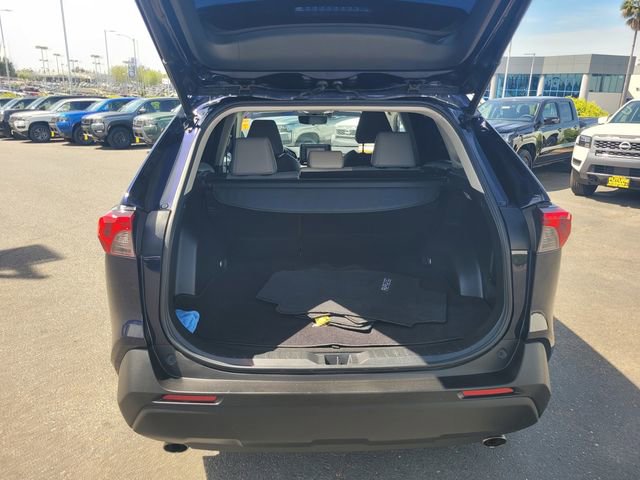 Used 2020 Toyota RAV4 XLE Premium FWD image 11