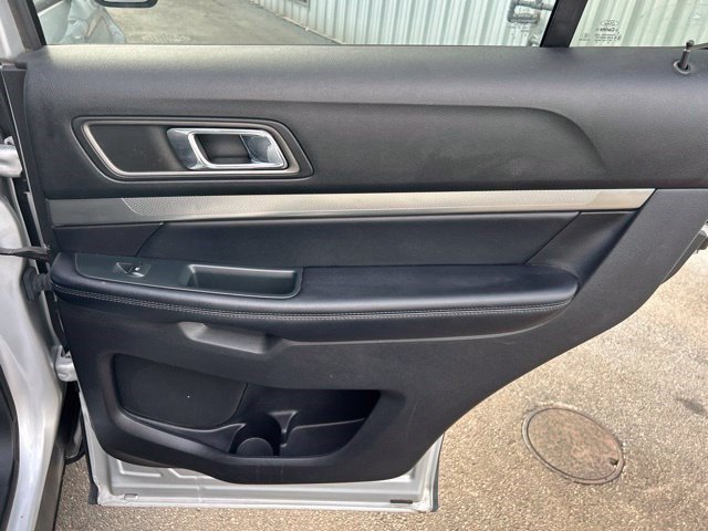 Used 2018 Ford Explorer XLT w/ Equipment Group 201A FWD image 46
