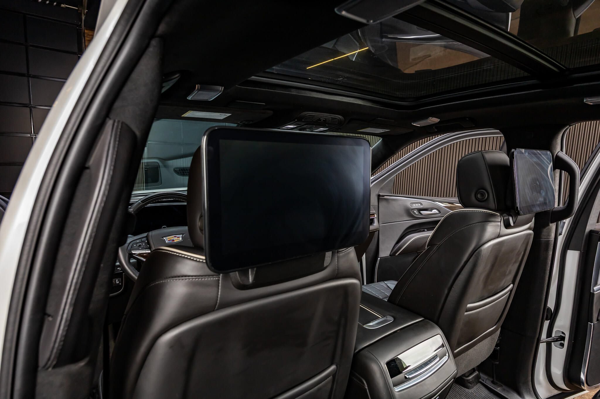 Used 2024 Cadillac Escalade Sport Platinum AWD/4WD image 31