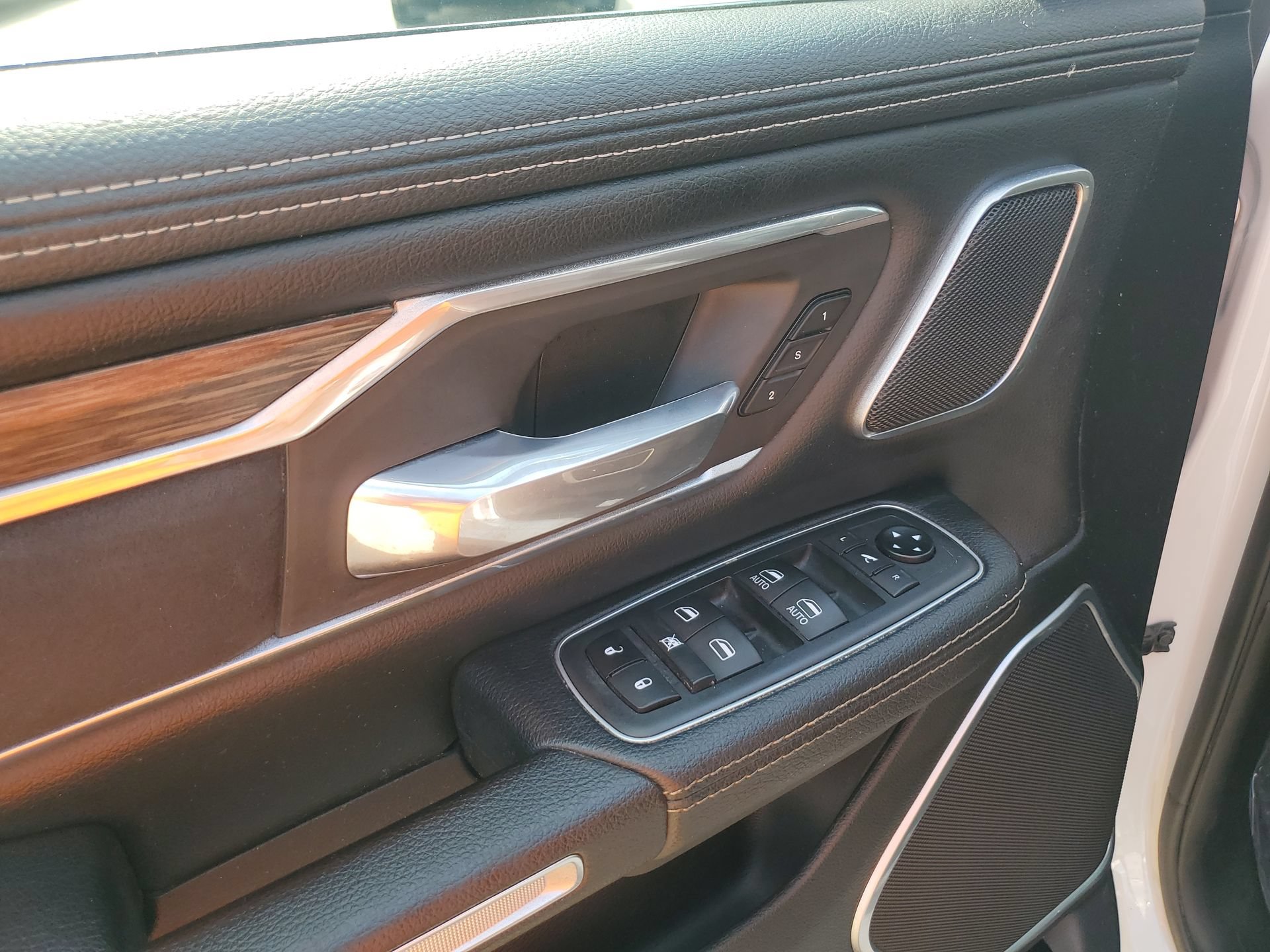 Used 2020 RAM 1500 Laramie AWD/4WD image 30