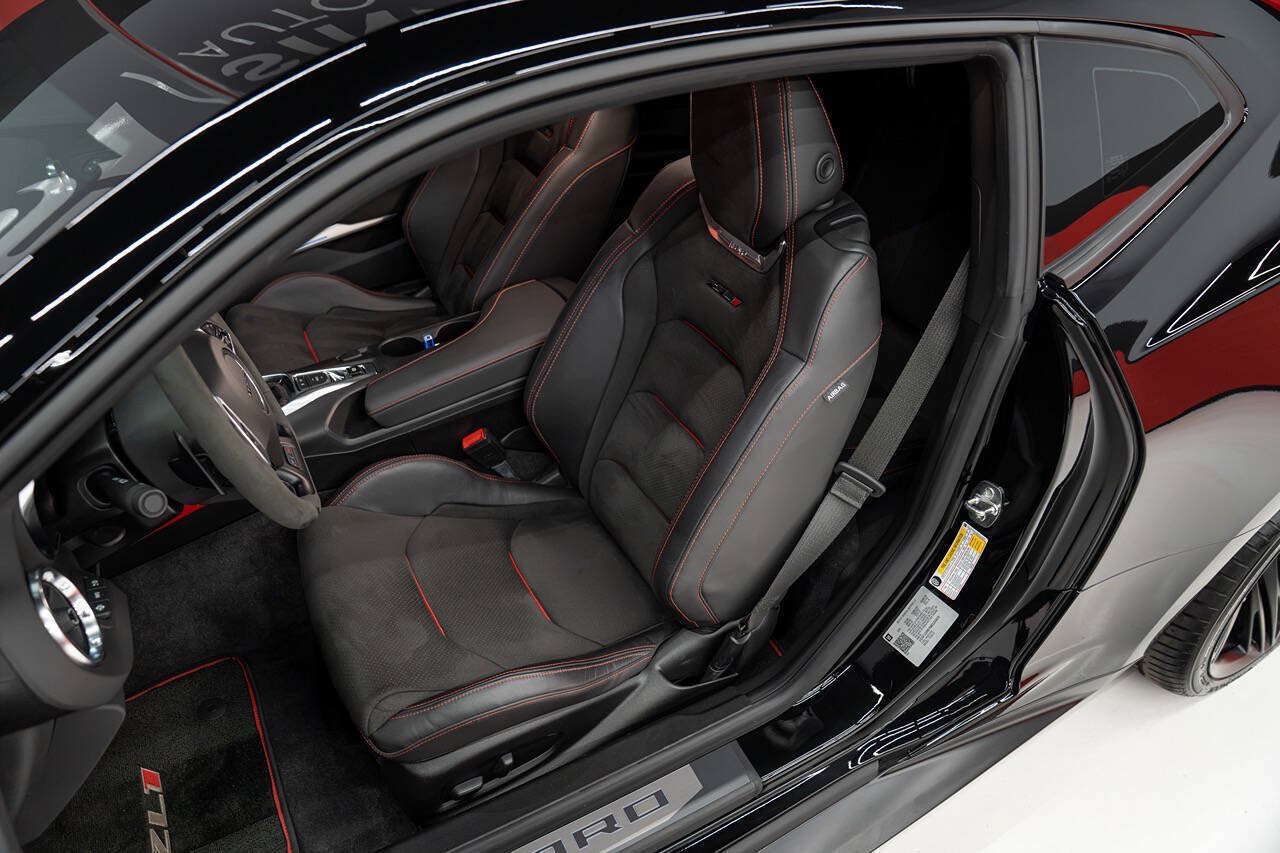 Used 2021 Chevrolet Camaro ZL1 RWD image 40