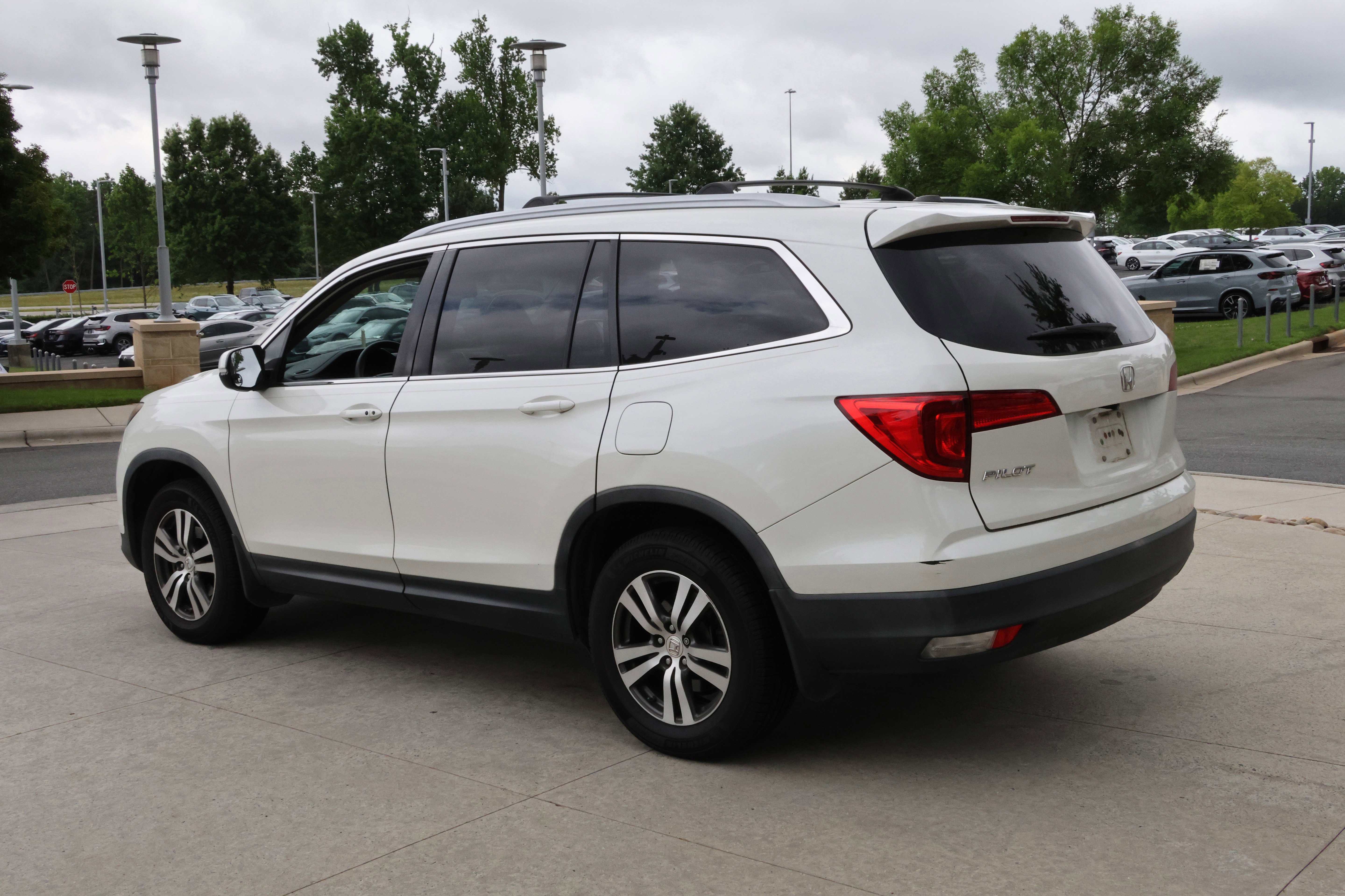 Used 2016 Honda Pilot EX image 7