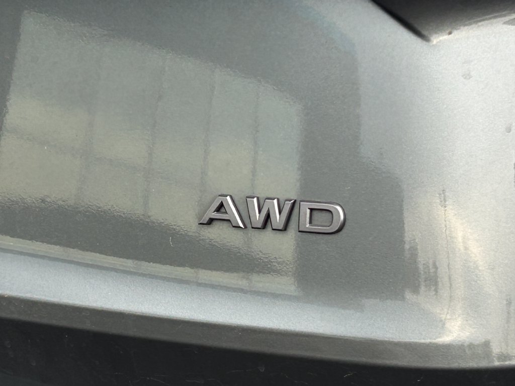 Used 2025 Nissan Rogue SV AWD/4WD image 4
