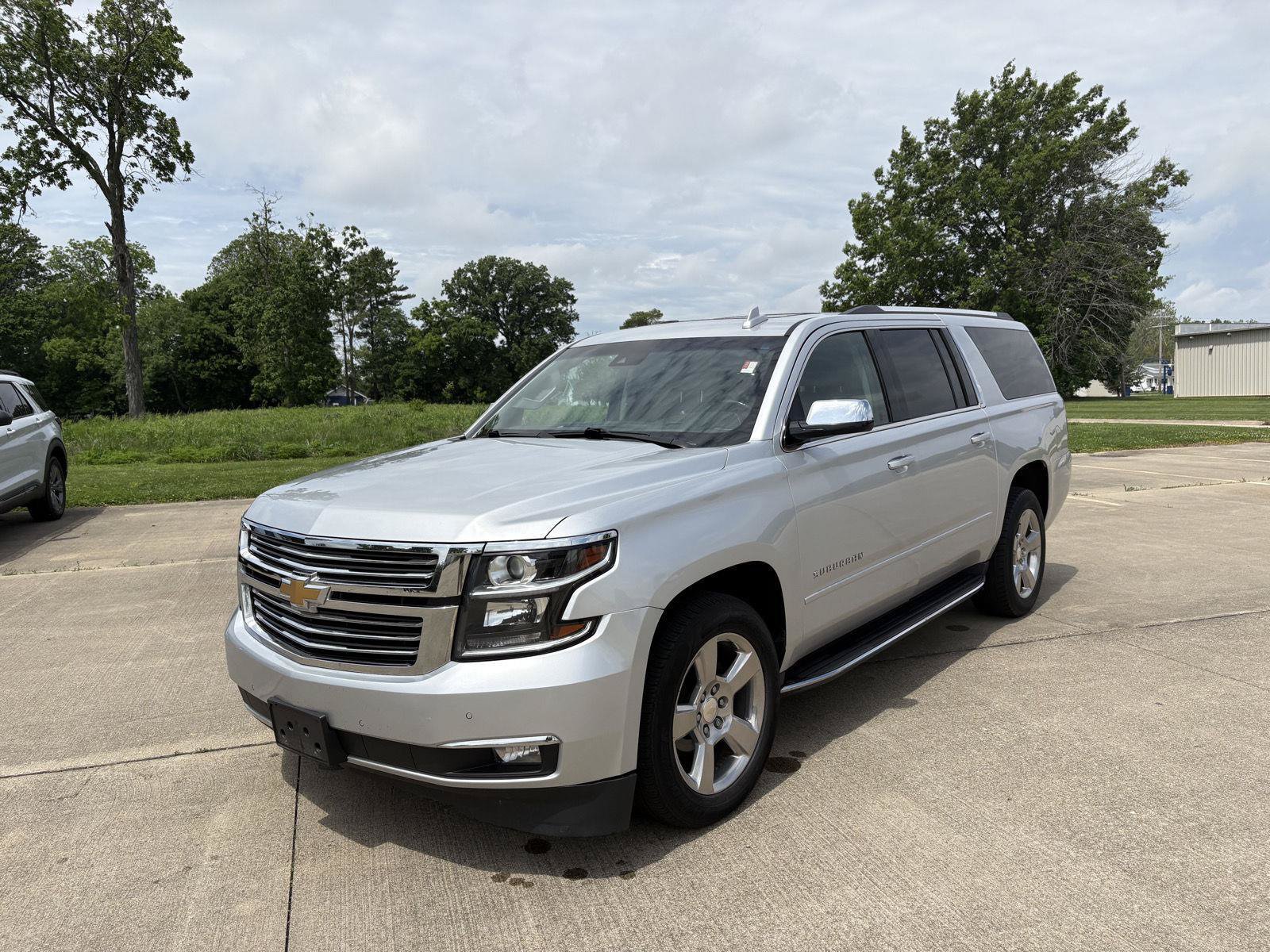 Used 2020 Chevrolet Suburban Premier AWD/4WD image 25