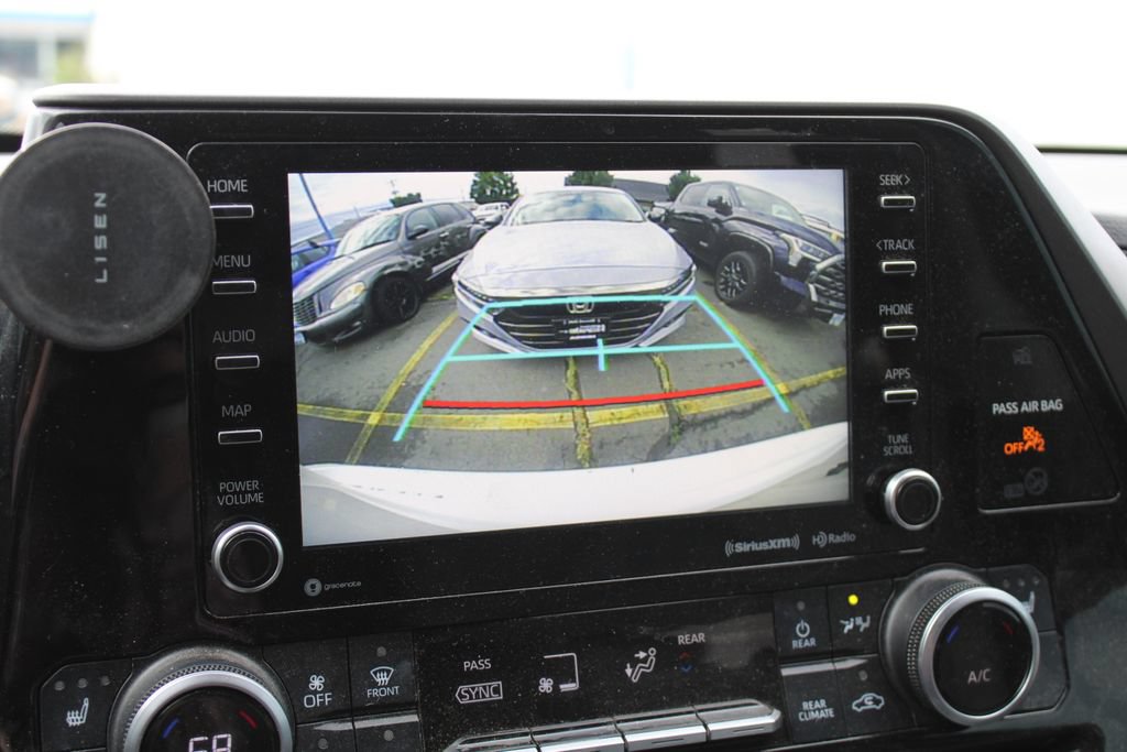 Used 2021 Toyota Highlander XLE AWD/4WD image 26