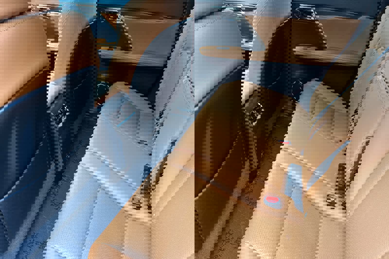 Certified 2022 Lexus RX 450h AWD w/ Premium Package image 4