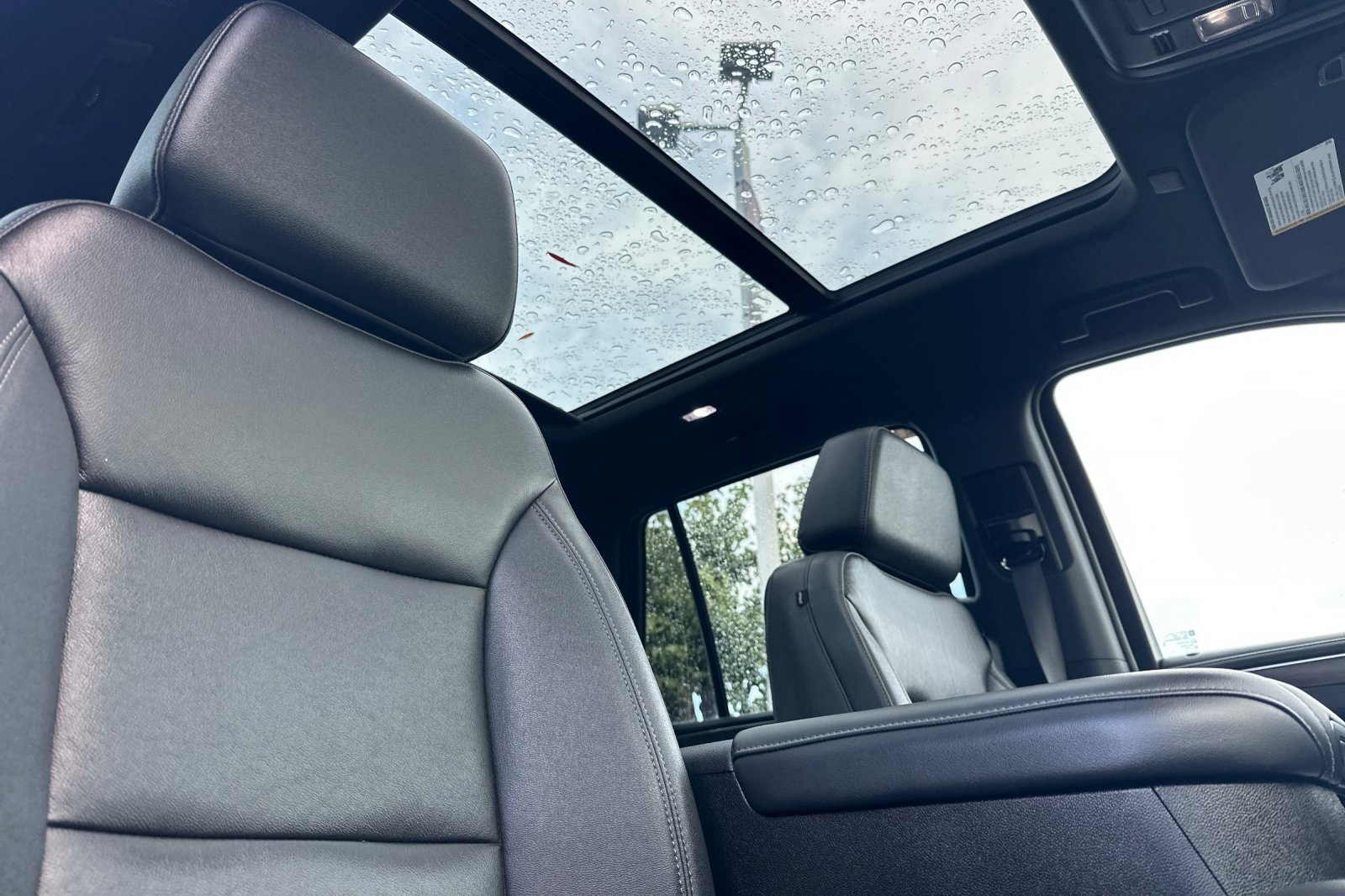 Used 2023 Chevrolet Tahoe Z71 w/ Luxury Package image 14