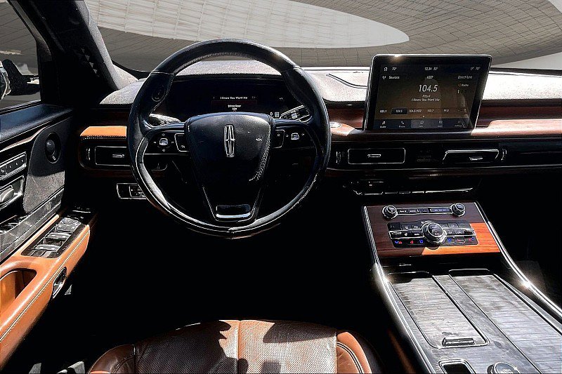 Used 2020 Lincoln Aviator Reserve w/ Equipment Group 201A image 5