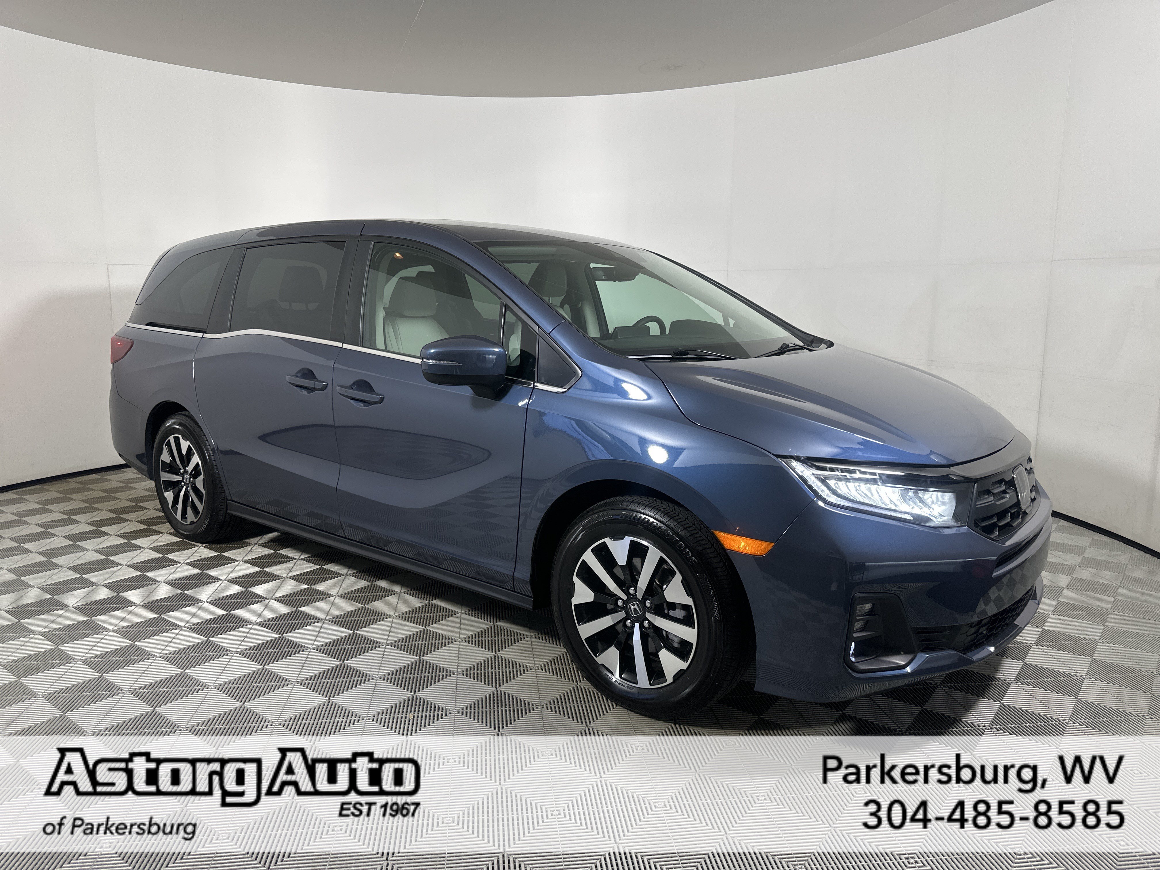 Used 2025 Honda Odyssey EX-L image 1
