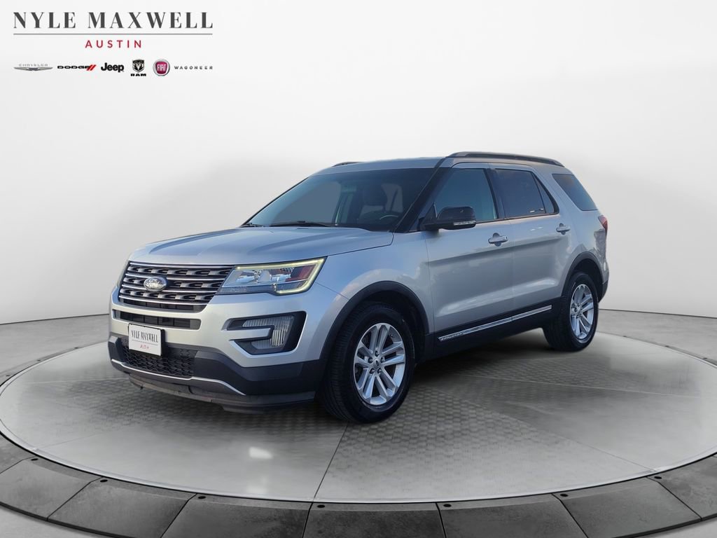 Used 2017 Ford Explorer XLT image 1
