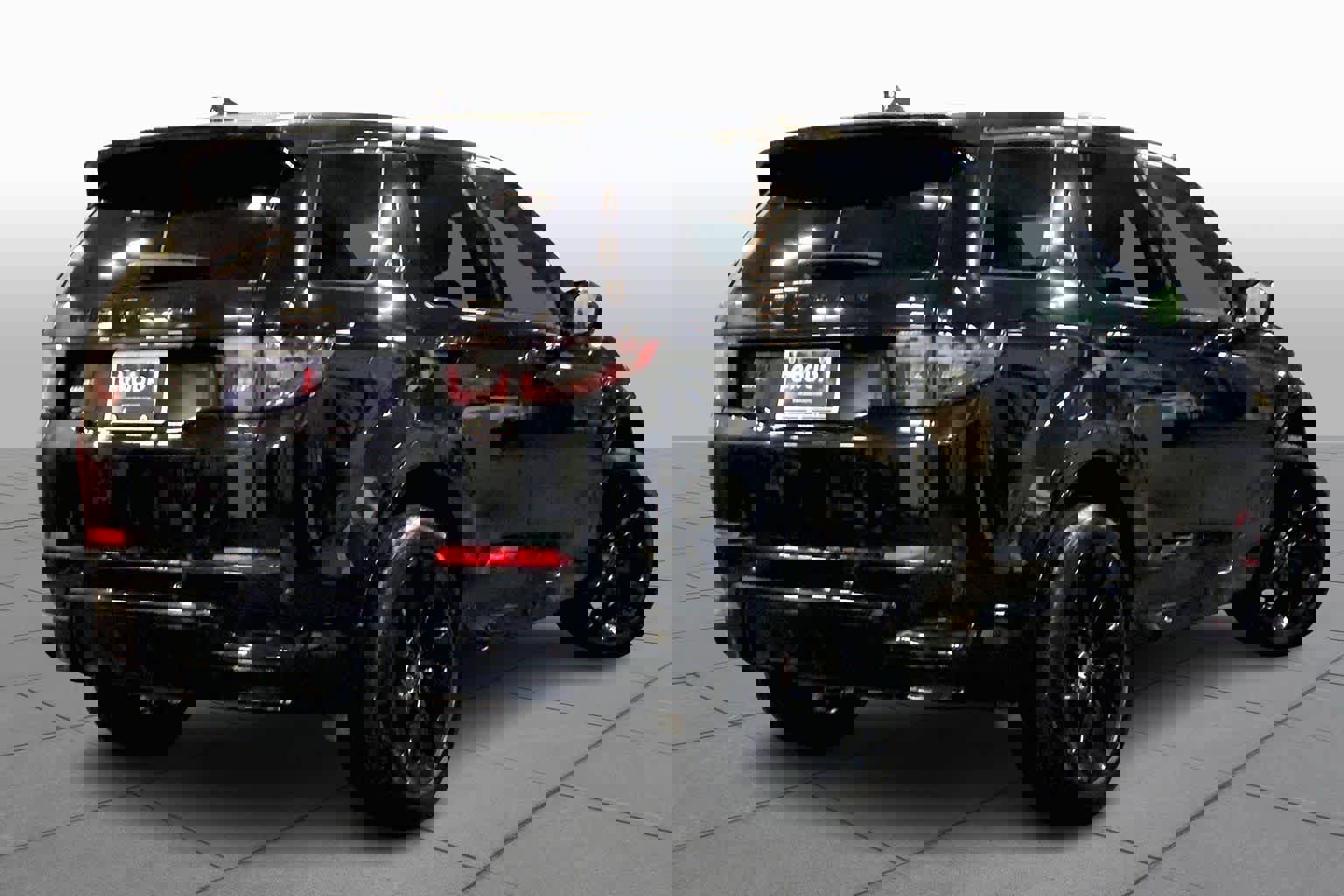 Used 2024 Land Rover Discovery Sport Dynamic SE image 13