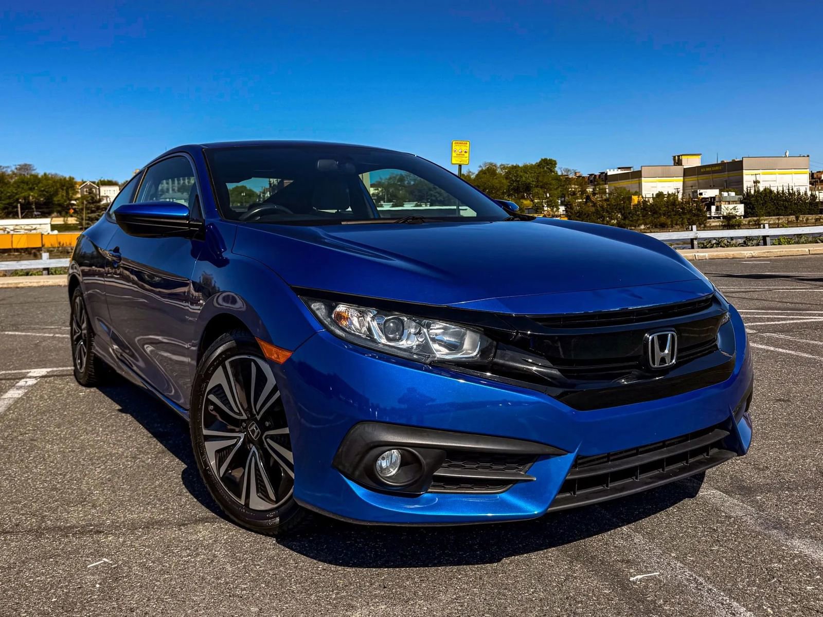 Used 2018 Honda Civic EX-T image 2
