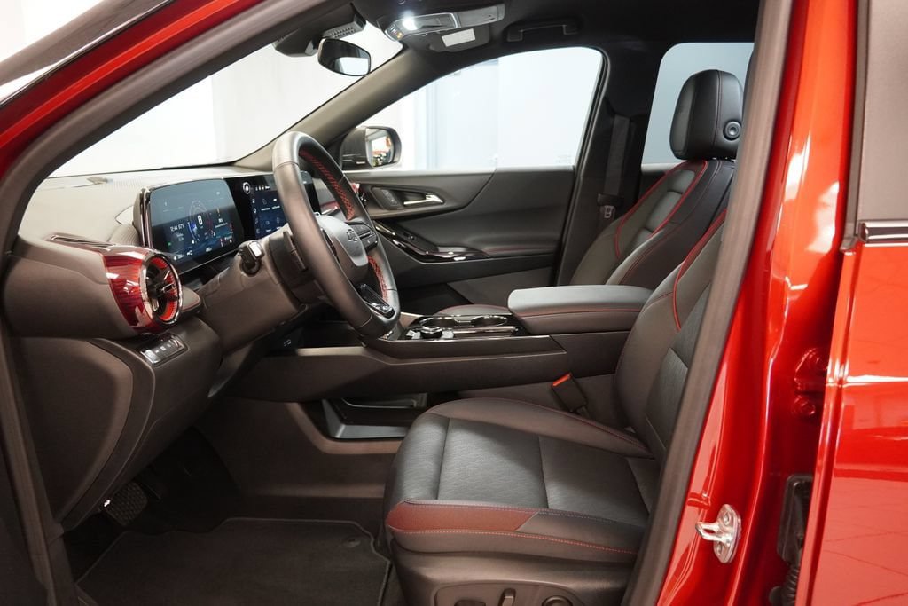 New 2026 Chevrolet Equinox RS w/ LPO, Floor Liner Package AWD/4WD image 5