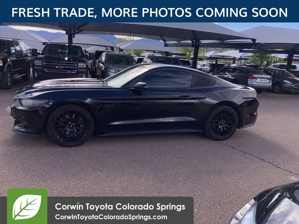 Used 2017 Ford Mustang GT Premium w/ GT Performance Package RWD image 5