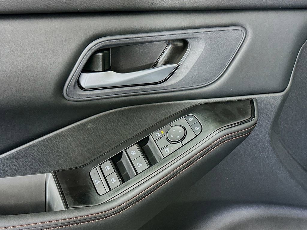 New 2026 Nissan Rogue SV image 23