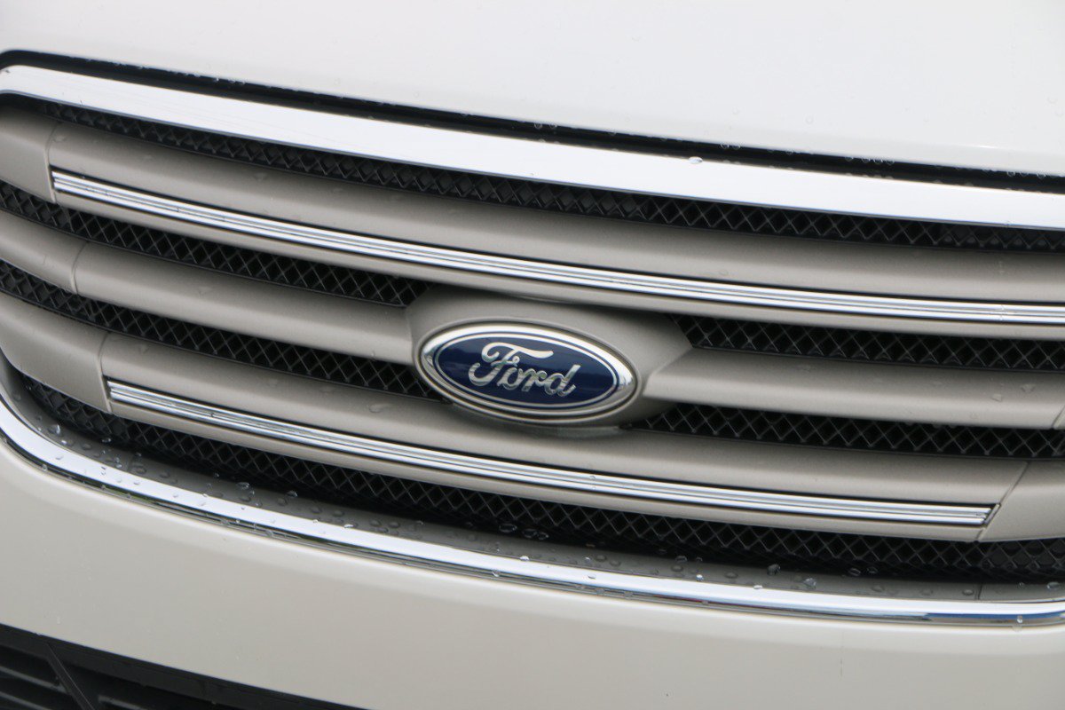 Used 2014 Ford Taurus SEL w/ Equipment Group 201A FWD image 12