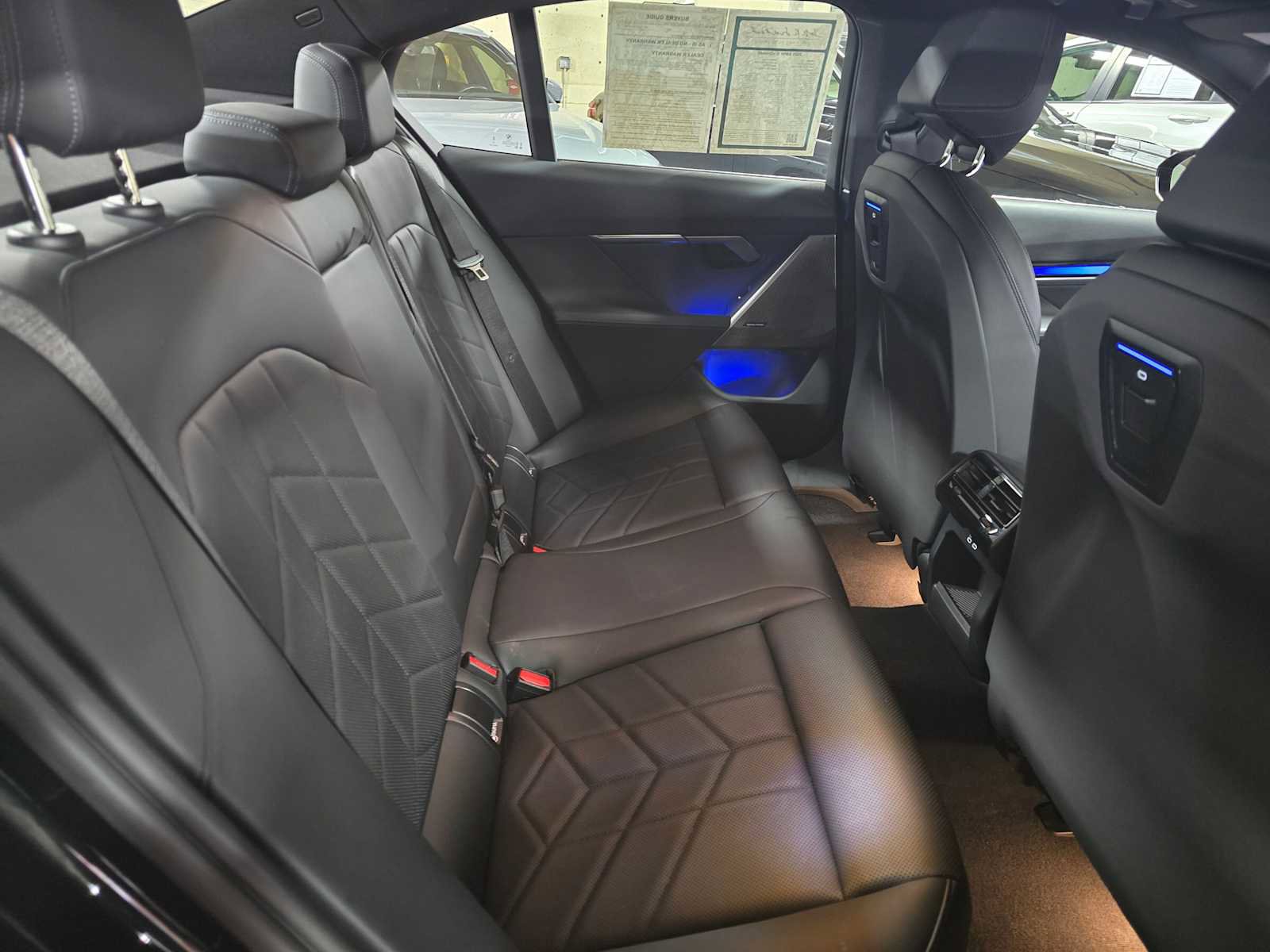 Used 2025 BMW i5 xDrive40 w/ Premium Package image 12