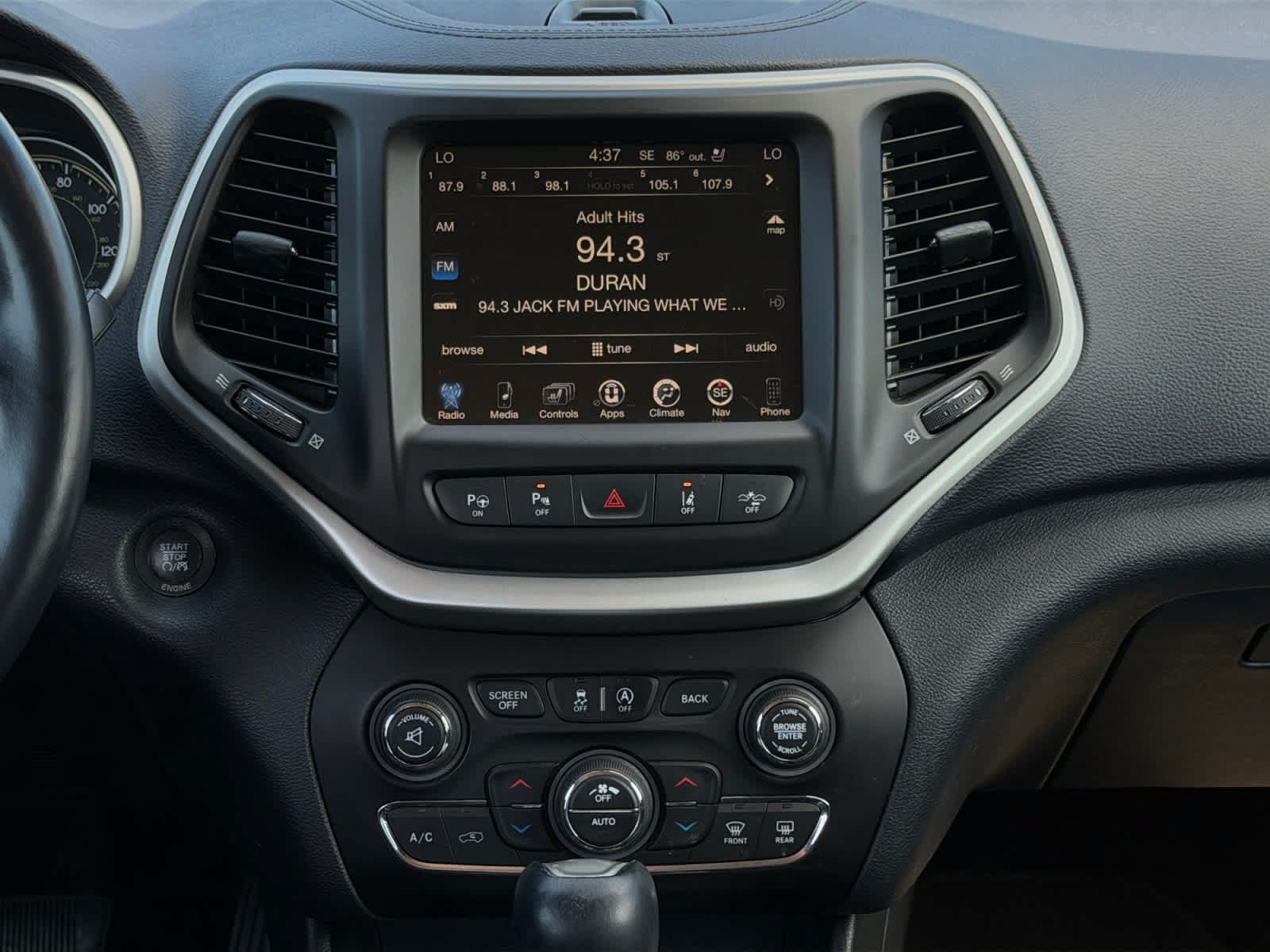 Used 2015 Jeep Cherokee Limited w/ Luxury Group AWD/4WD image 19