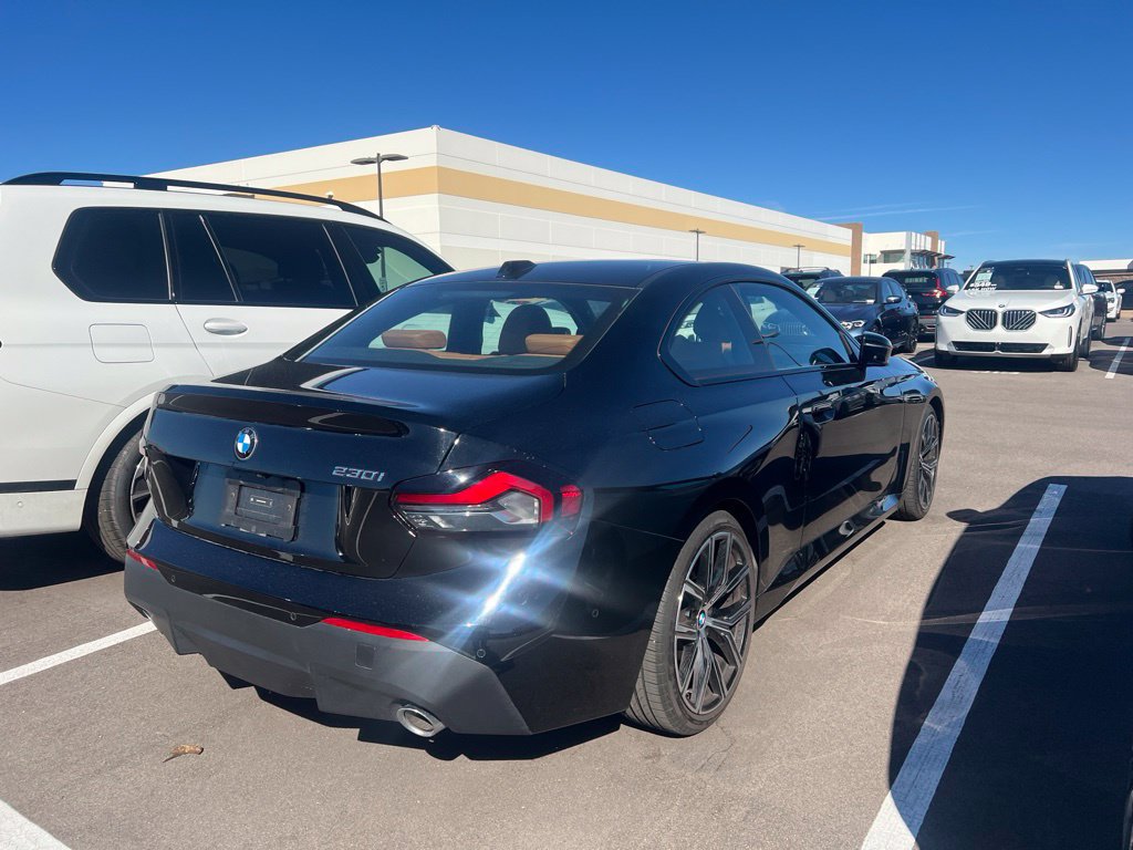 Certified 2024 BMW 230i Coupe w/ Convenience Package RWD image 3