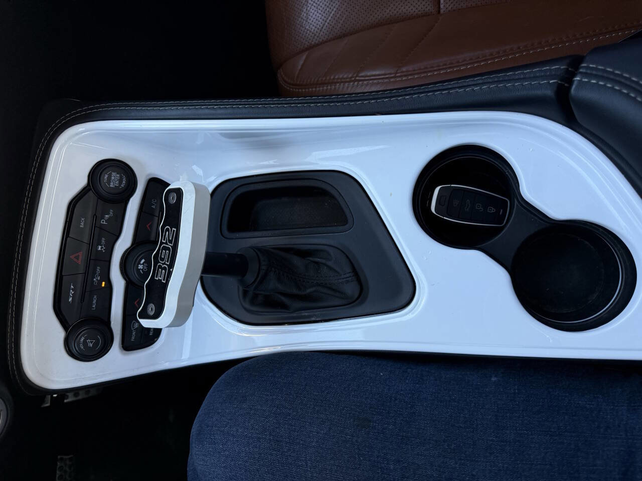 Used 2015 Dodge Challenger SRT w/ Technology Group image 17