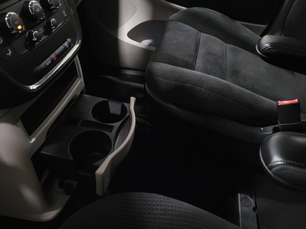 Used 2018 Dodge Grand Caravan SE w/ UConnect Hands-Free Group FWD image 26