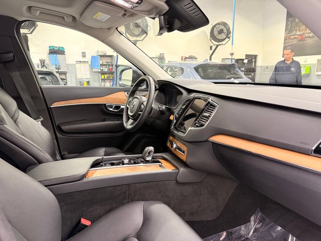 Used 2023 Volvo XC90 B5 Plus AWD/4WD image 29