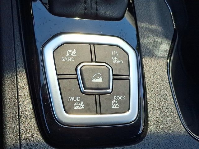 New 2026 Nissan Frontier SV AWD/4WD image 17