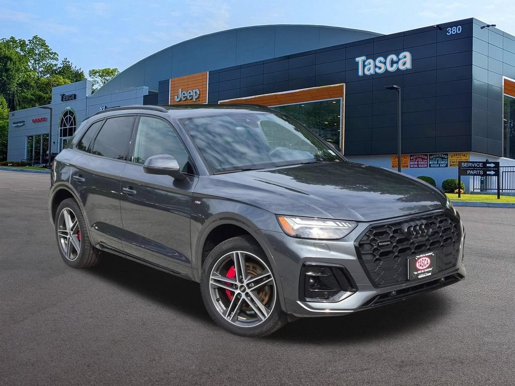Used 2024 Audi Q5 e Prestige w/ Prestige Package