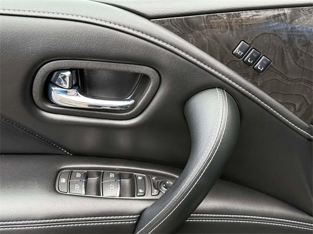 Used 2024 INFINITI QX80 Luxe w/ Cargo Package image 17