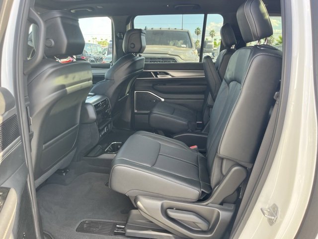 New 2025 Jeep Wagoneer L Series II image 18