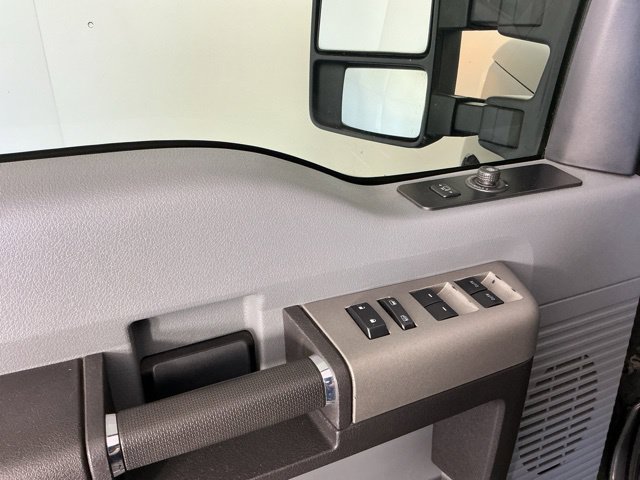 Used 2016 Ford F250 XLT w/ XLT Value Package AWD/4WD image 8