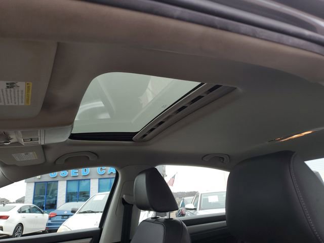 Used 2022 Volkswagen Passat 2.0T SE image 25