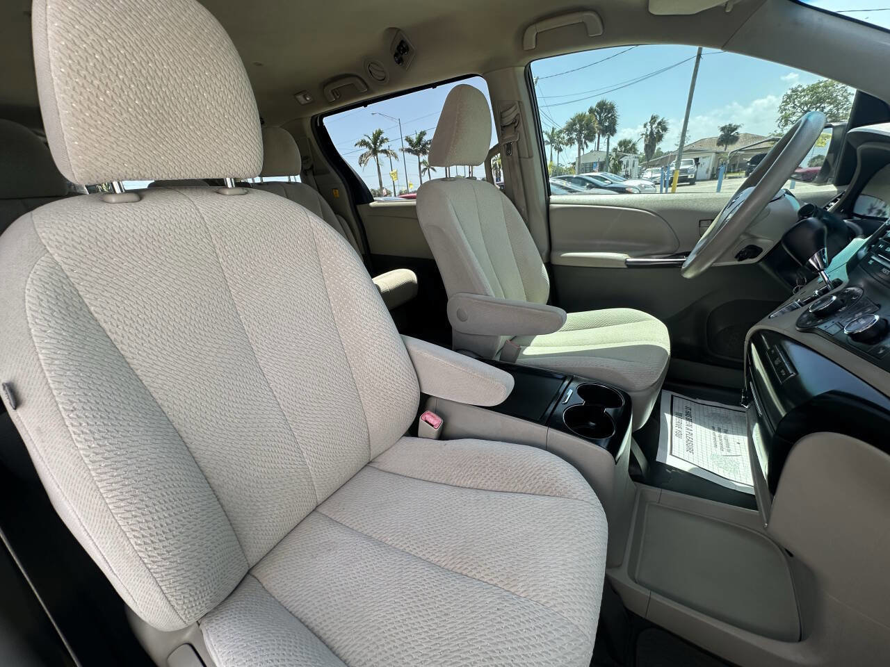 Used 2011 Toyota Sienna LE image 23