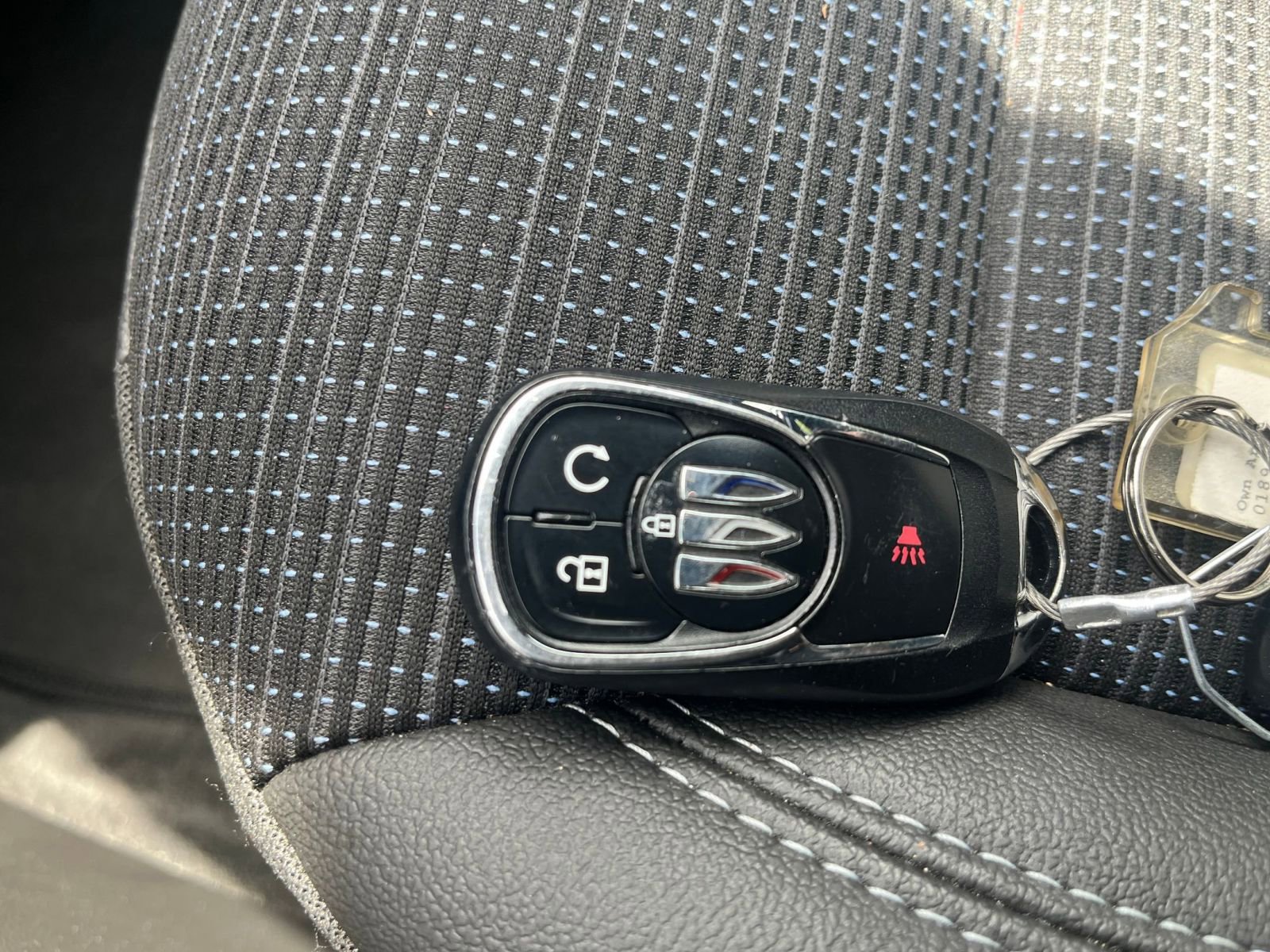 Used 2025 Buick Envista Preferred image 21