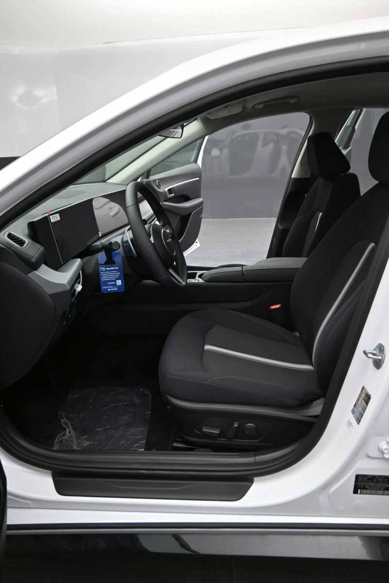 New 2026 Hyundai Sonata SEL FWD image 16